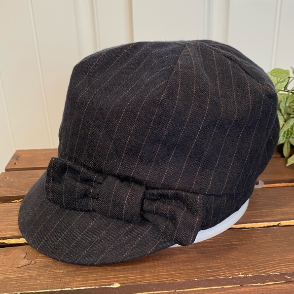 Stylish Pin Stripe GAP Bakers Boy Hat With Bow - Picture 2 of 10